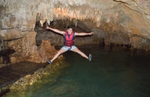 Disfrutar de snorkel en cenote